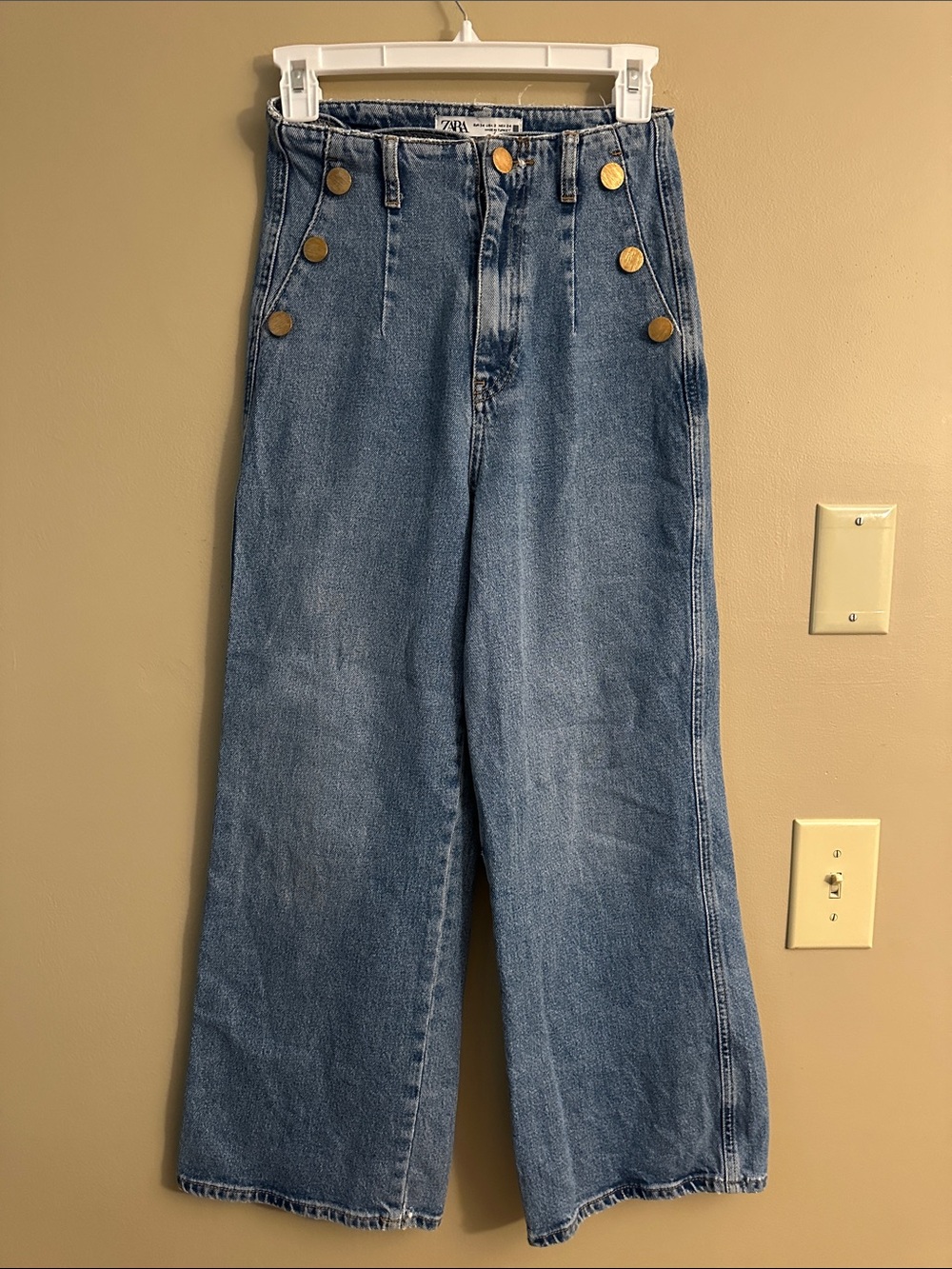 Zara Wide-Leg High-Rise Jeans with Gold Buttons - Blue Denim